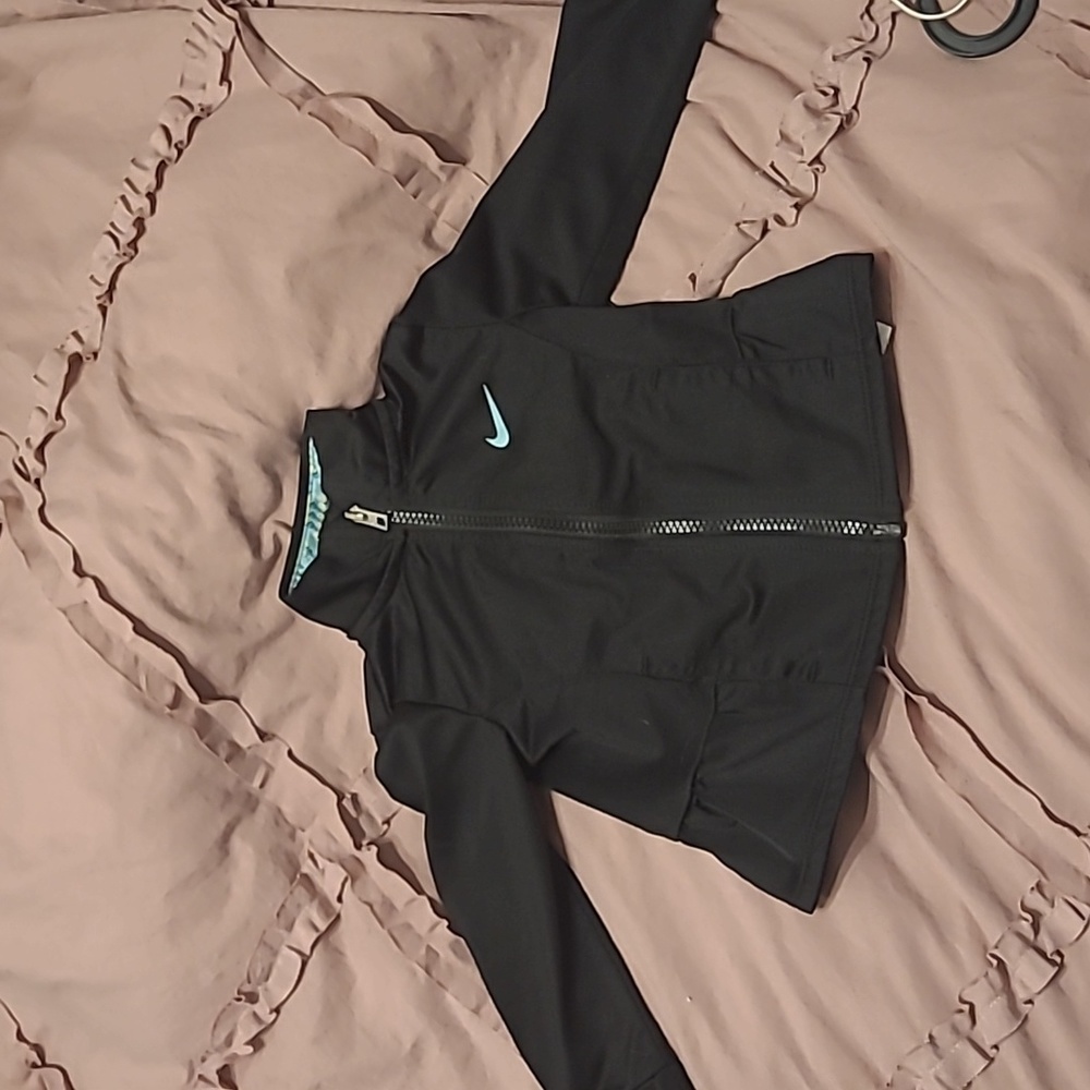 18 m NIKE